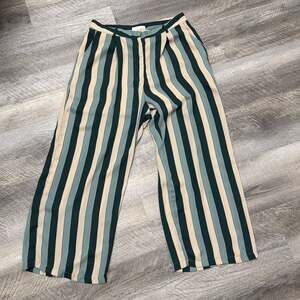 june & hudson Wide leg pants Size 1-Small